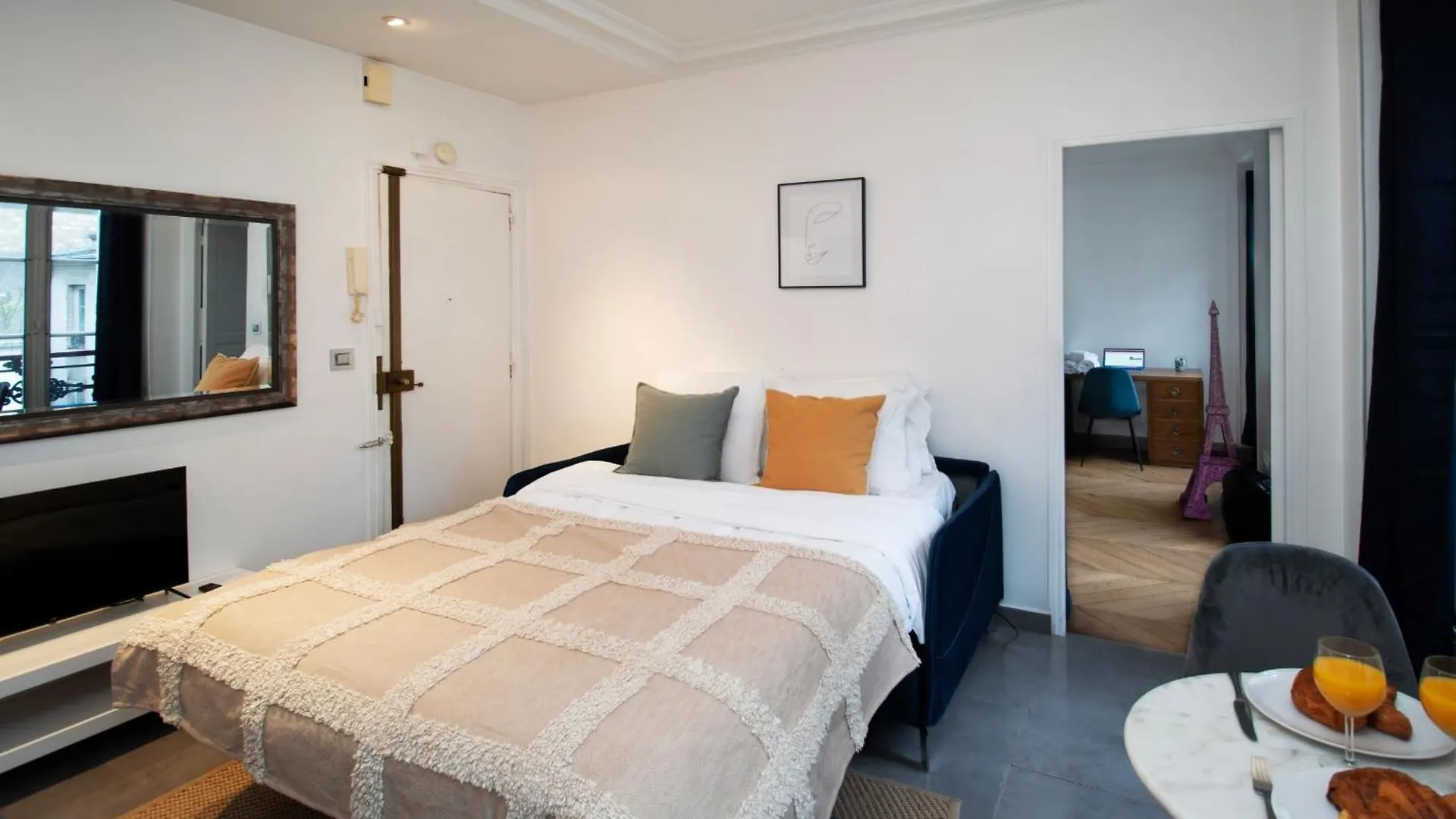Apartment Montmartre & Parc Monceau - 1Br - Cityapartmentstay Paris
